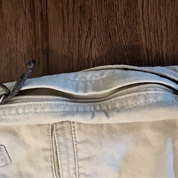 Columbia Men’s Khaki Shorts Size 36 - Picture 6 of 8